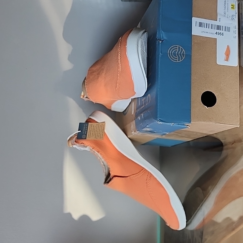 VIONIC Beach Canvas Slip On Melon Orange Canvas Shoes Womens 9.5 New